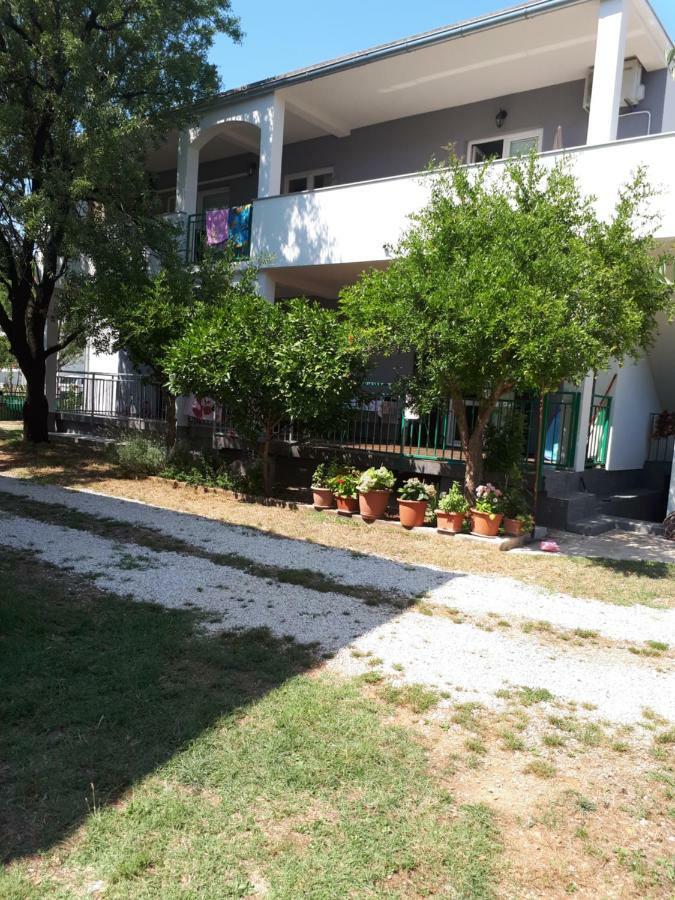 Apartmani Korina Стариград-Пакленица Экстерьер фото