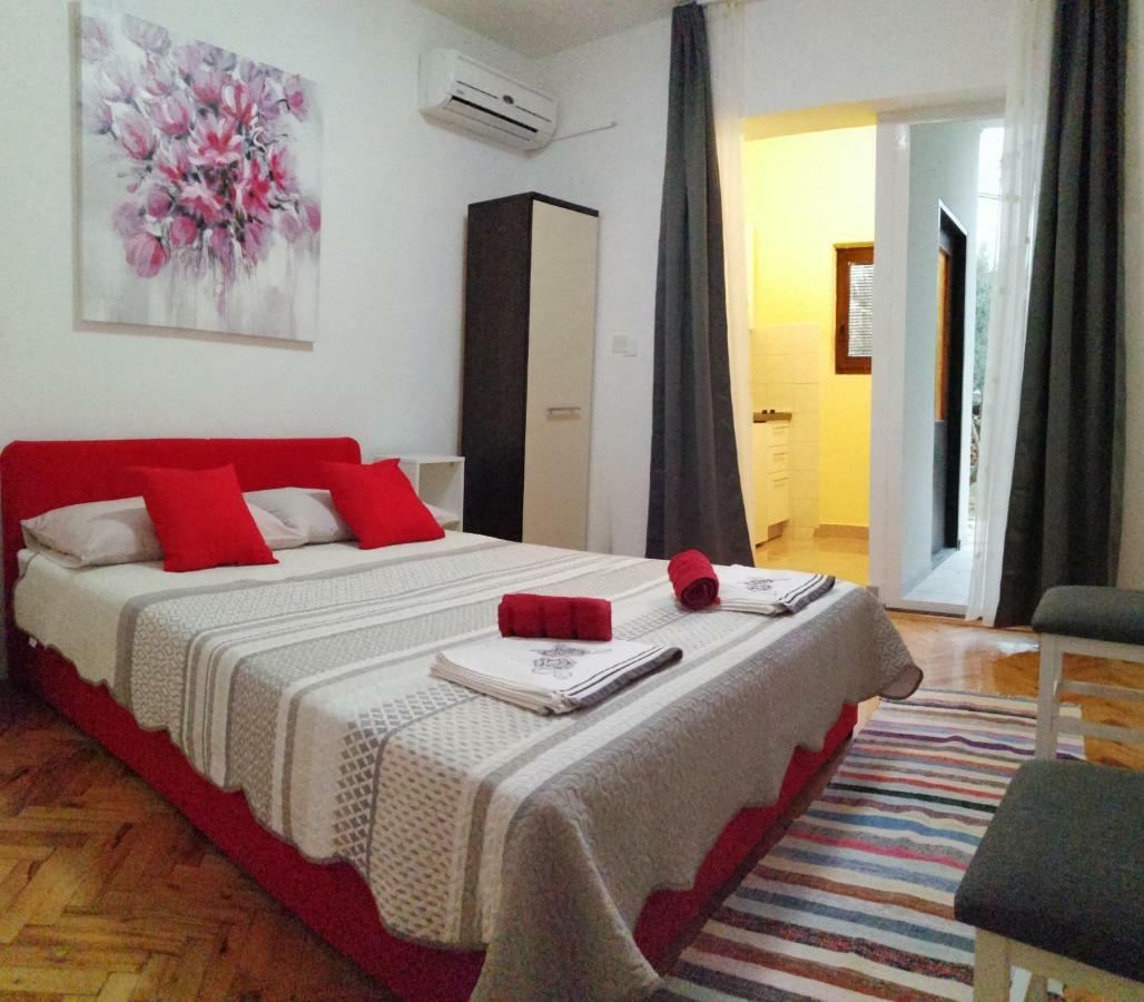 Apartmani Korina Стариград-Пакленица Экстерьер фото